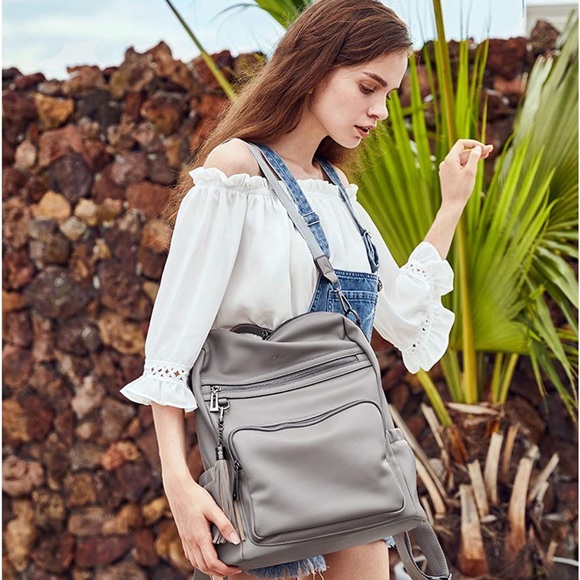 CLUCCI i women’s purse backpack NEW WITHOUT TAGS never used . - Picture 5 of 5